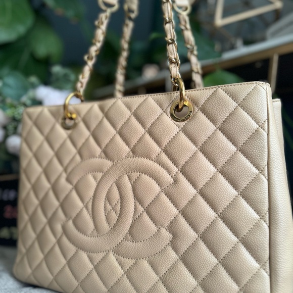 Chanel Beige Clair GST in GOLD HARDWARE*PRICE is FIRM* - Picture 4 of 16